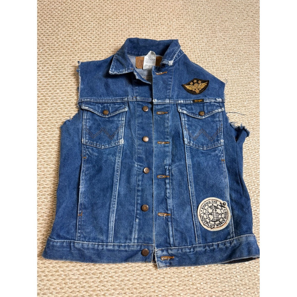 Wrangler Authentic Western Denim Vest Mens Medium Blue Cut Off Trucker Patches